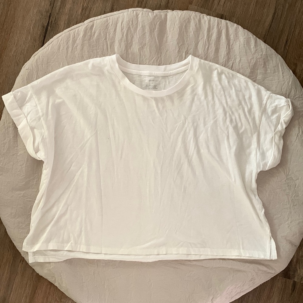 NWOT aerie cropped white tee